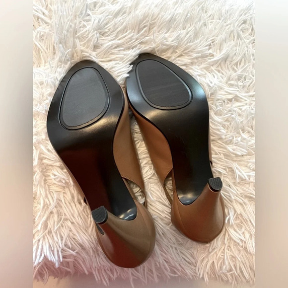ALFANI 9m Nolita Tan pumps Peep toe & side buckle accents Leather upper 4’ heel - Picture 7 of 7